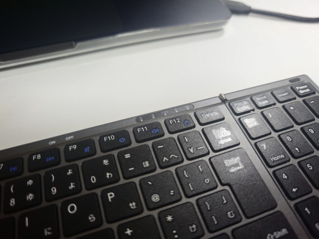 EW-RB024右上のLEDインジケーター部分